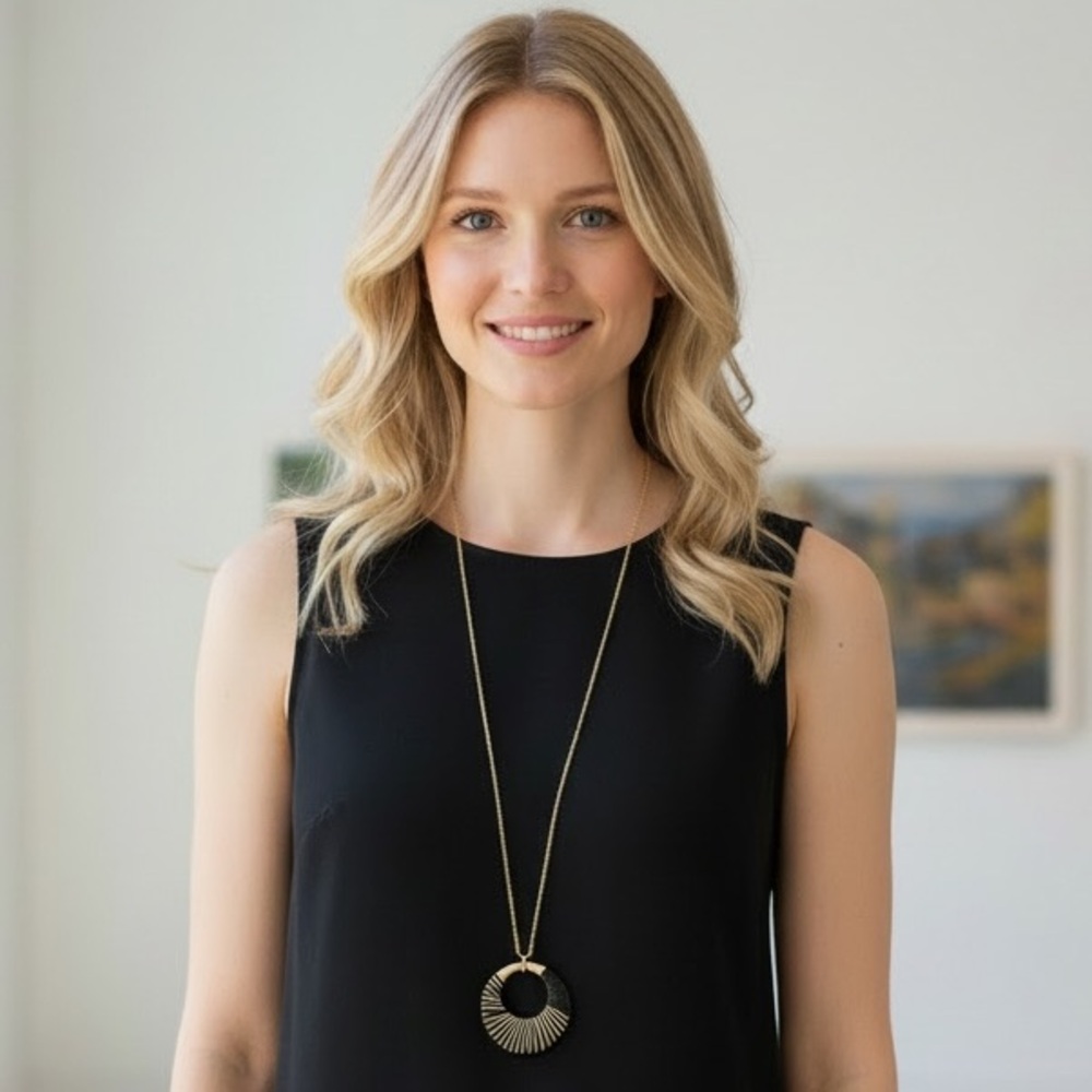 NWT‎ LOFT Women’s Long Statement Necklace with Sunburst Pendant Neutral